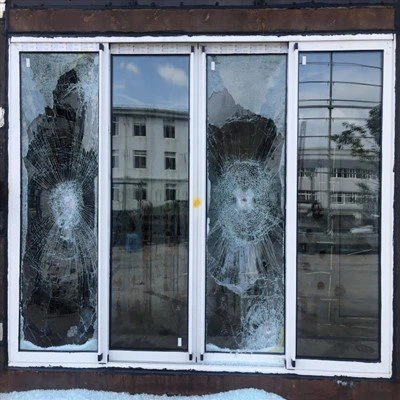 Доступны ли ударопрочные окна в распашном исполнении?